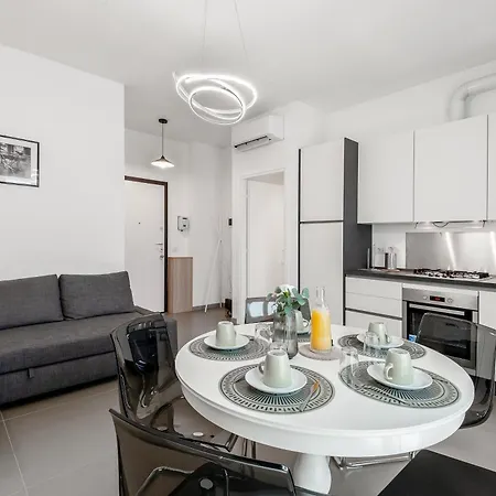 Апартаменты Stayeasy Piane56 Panoramic Next To M5 Metro Милан